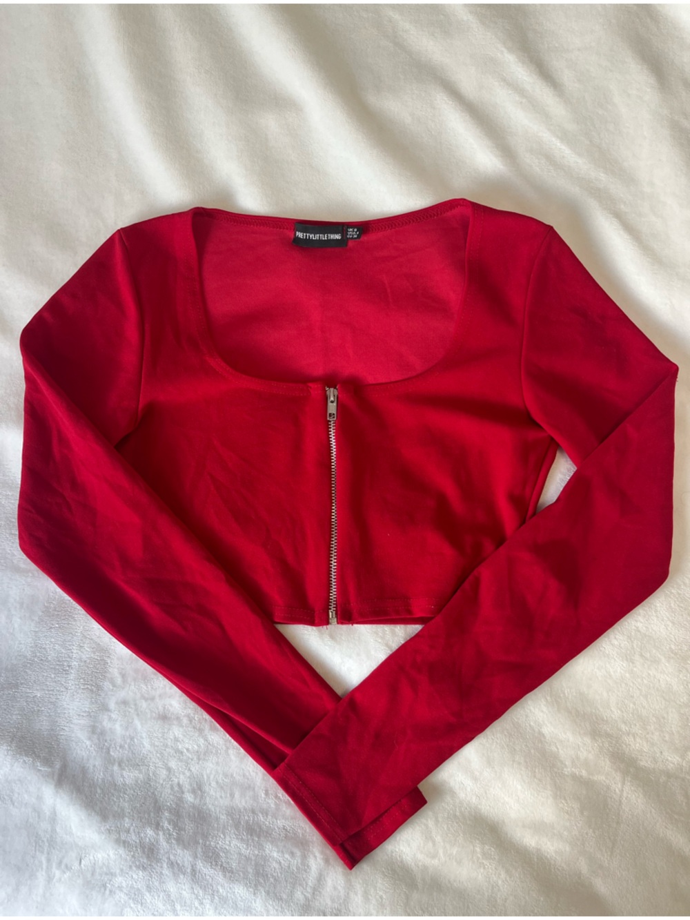 PrettyLittleThing Red Long Sleeve Zip Crop Top